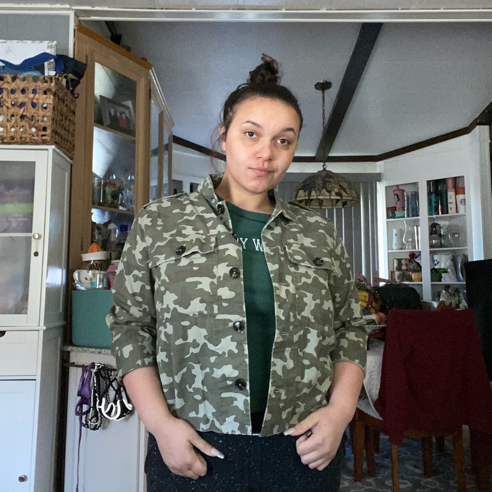 Camouflage high low button up jacket